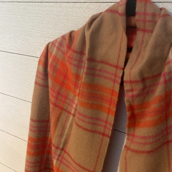 SOL Alpaca 100% Baby Alpaca Beige Plaid Fringed Scarf - Picture 2 of 10